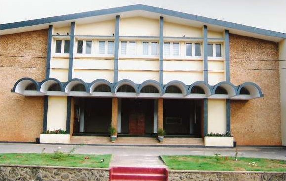 06-campus-hall